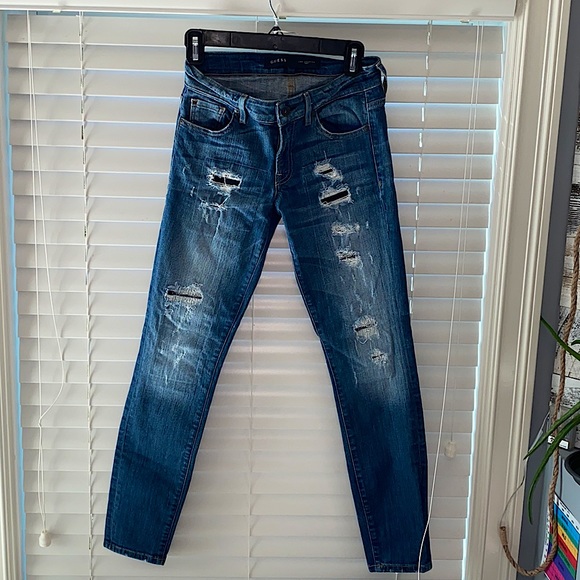 NEVER WORN GUESS SKINNY JEANS - Picture 1 of 4